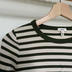 AERIE LONG SLEEVE WAFFLE T-SHIRT - SMALL